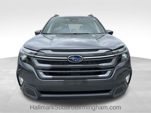 Used 2025 Subaru Forester Limited image 8