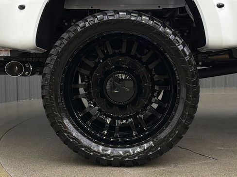 Used 2026 Ford F450 Platinum w/ FX4 Off-Road Package AWD/4WD image 11