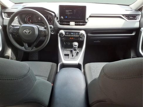 Used 2025 Toyota RAV4 XLE FWD image 21