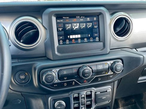 Used 2021 Jeep Wrangler Unlimited Sahara image 15