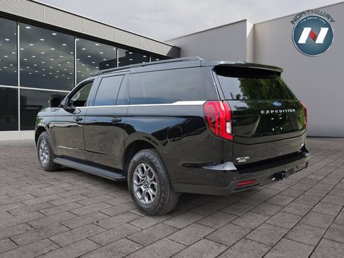 Used 2025 Ford Expedition Max Active AWD/4WD image 3