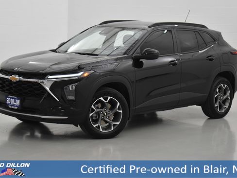 Certified 2024 Chevrolet Trax LT w/ Driver Confidence Package image 1