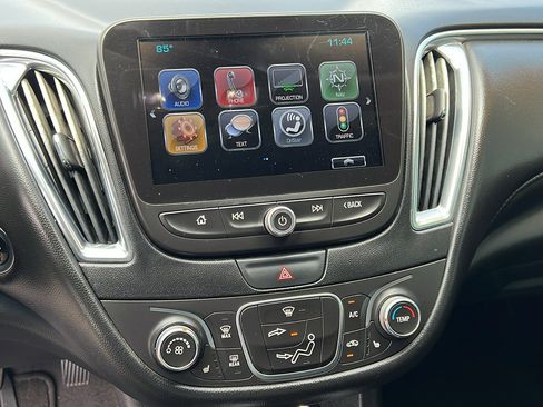 Used 2018 Chevrolet Malibu LT w/ True North Edition FWD image 21