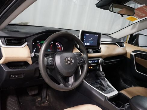 Used 2025 Toyota RAV4 LE FWD image 7