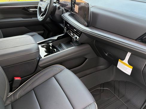 New 2026 Chevrolet Suburban Premier w/ Sun And Tow Package image 15