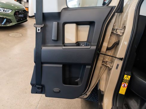 Used 2014 Toyota FJ Cruiser 4WD w/ Upgrade Package image 21