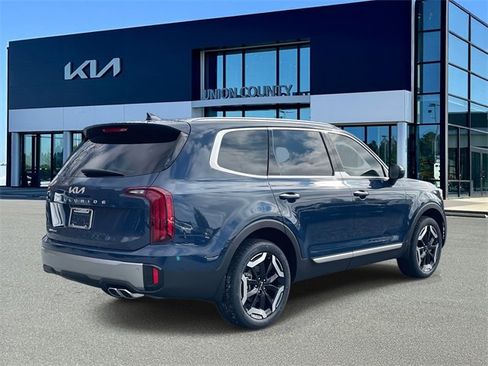 New 2025 Kia Telluride S image 11