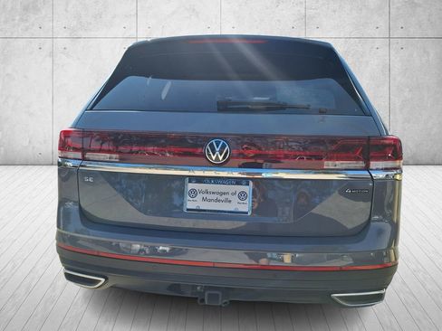 Used 2025 Volkswagen Atlas SE image 4
