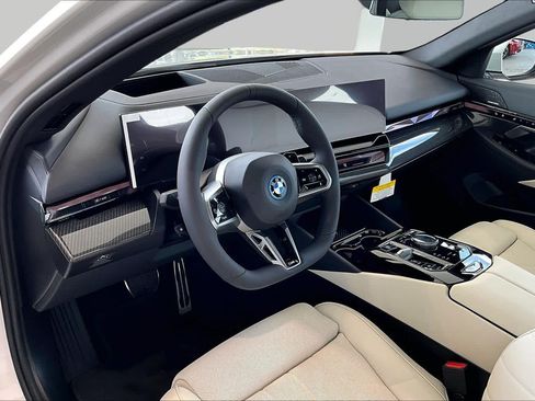 New 2027 BMW 550e xDrive w/ Premium Package AWD/4WD image 7