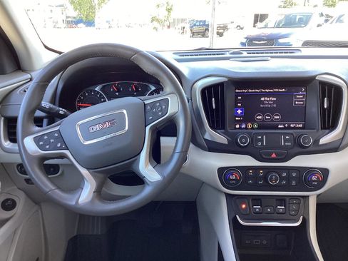 Used 2020 GMC Terrain Denali w/ Denali Premium Package AWD/4WD image 17