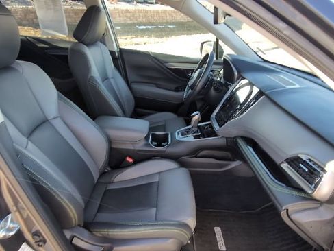 Used 2025 Subaru Outback Onyx Edition image 32