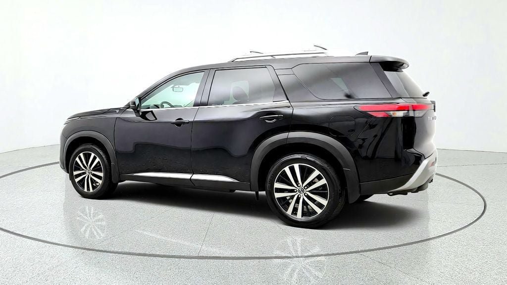 Used 2025 Nissan Pathfinder Platinum w/ Cargo Package AWD/4WD image 7
