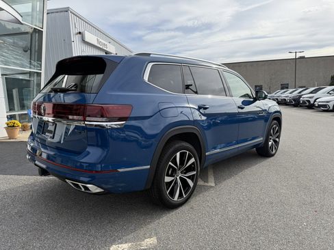 Used 2025 Volkswagen Atlas SEL Premium R-Line image 3