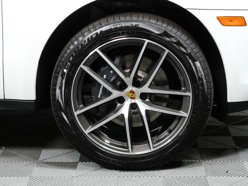 Certified 2026 Porsche Macan AWD/4WD image 37