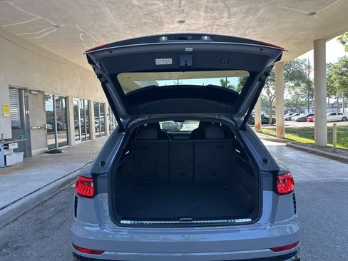 Used 2024 Audi RS Q8 AWD/4WD image 37