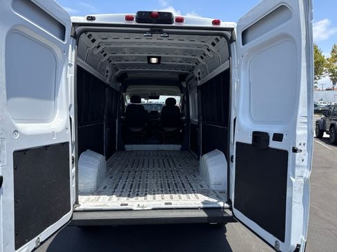 Used 2025 RAM ProMaster 2500 w/ Convenience Group FWD image 21