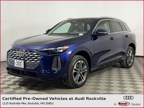 Used 2025 Audi Q5 Premium w/ Convenience Package image 1