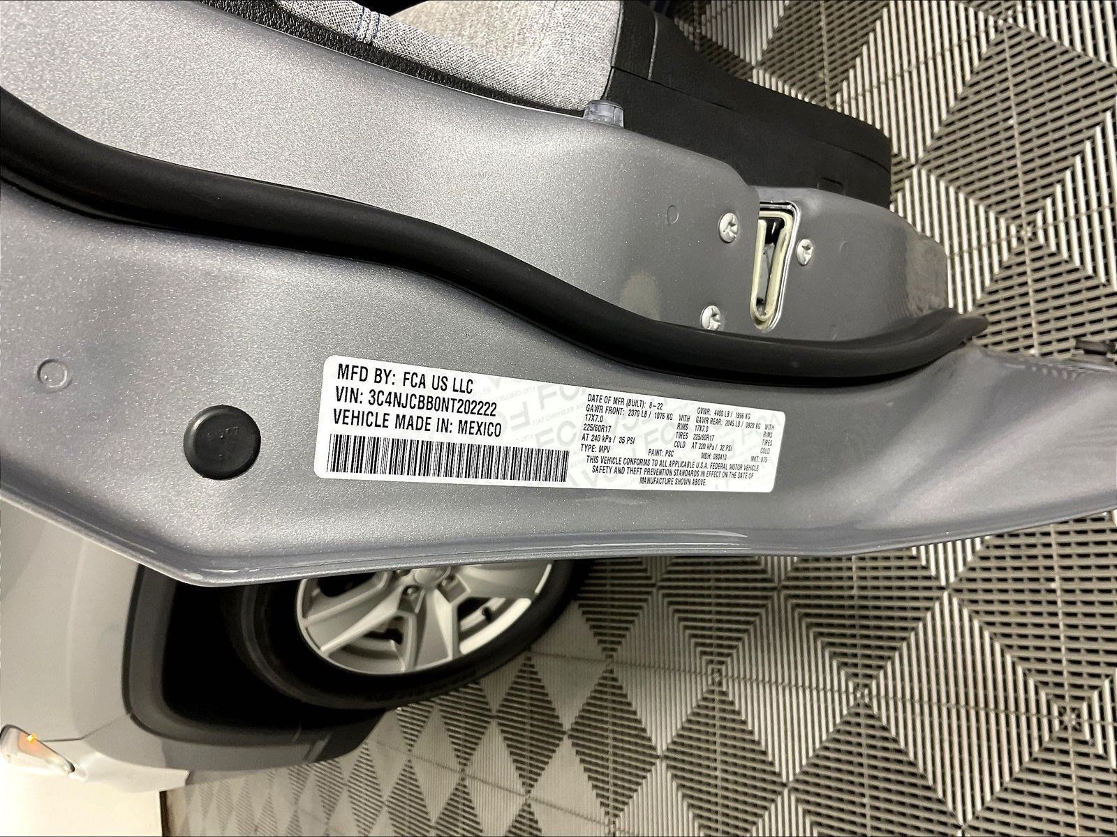 Used 2022 Jeep Compass Latitude FWD image 19