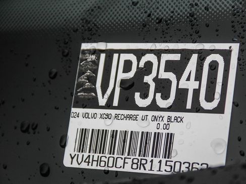 Used 2024 Volvo XC90 T8 Ultimate w/ Lounge Package image 30