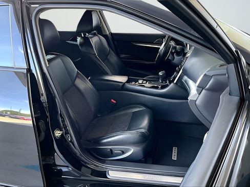 Used 2016 Nissan Maxima SR FWD image 26