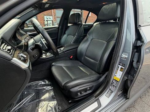 Used 2015 BMW 550i xDrive w/ M-Sport Package AWD/4WD image 32
