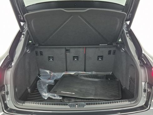 Certified 2026 Porsche Macan Turbo AWD/4WD image 10