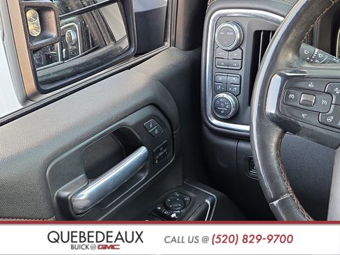 Used 2021 GMC Sierra 2500 AT4 w/ AT4 Premium Plus Package AWD/4WD image 25