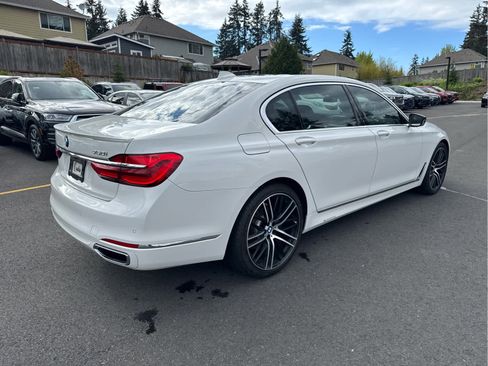Used 2018 BMW 750i RWD image 6