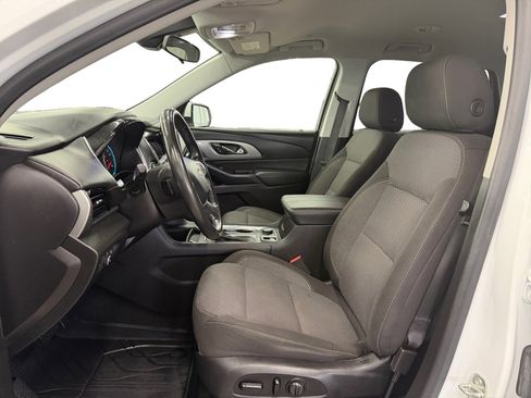 Used 2020 Chevrolet Traverse LT w/ Driver Confidence II Package AWD/4WD image 9