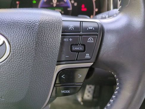 Used 2025 Toyota Camry SE image 23