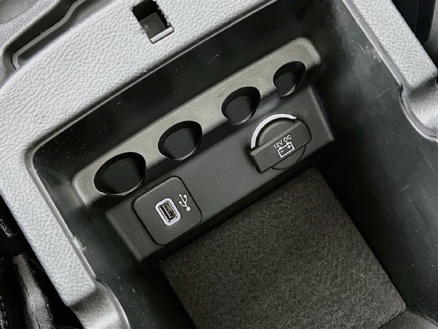 Used 2015 Jeep Cherokee Limited AWD/4WD image 34