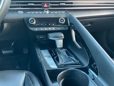 Used 2024 Hyundai Elantra Limited FWD image 12