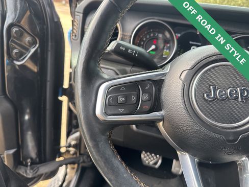 Used 2022 Jeep Wrangler Sahara image 26