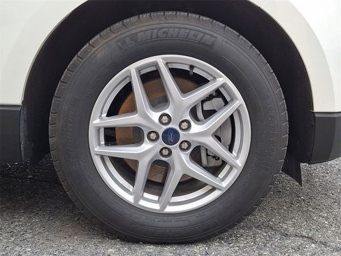 Used 2022 Ford Edge SEL w/ Convenience Package image 8