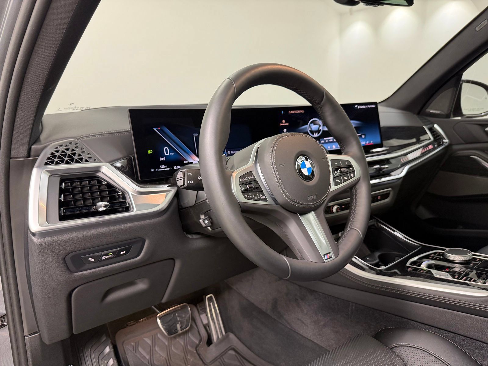 Used 2026 BMW X5 xDrive40i w/ M Sport Package AWD/4WD image 19