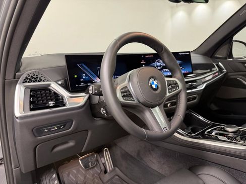 Used 2026 BMW X5 xDrive40i w/ M Sport Package AWD/4WD image 19