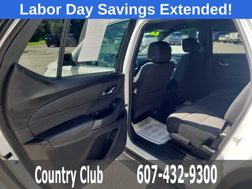 Used 2023 Chevrolet Traverse LT AWD/4WD image 24