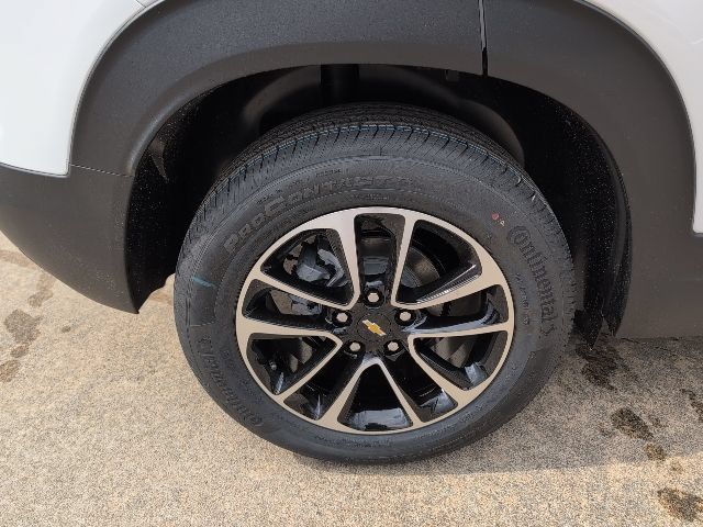 New 2026 Chevrolet TrailBlazer LT w/ Convenience Package FWD image 3