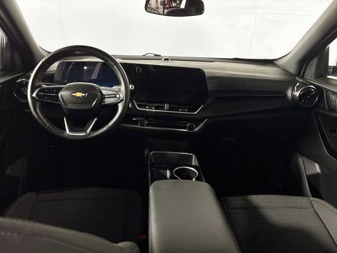 Used 2025 Chevrolet Equinox LT AWD/4WD image 12