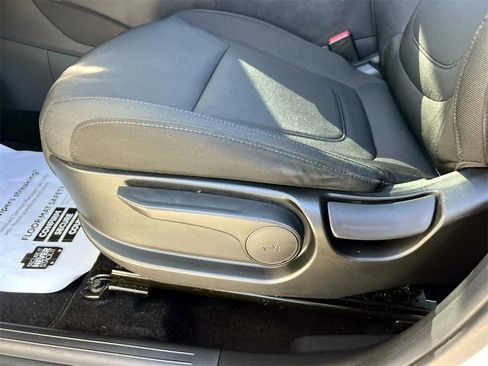 Certified 2022 Hyundai Tucson SE image 14