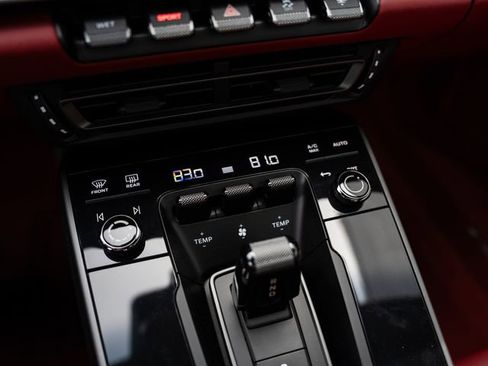 Certified 2022 Porsche 911 Carrera RWD image 27