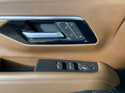 Used 2026 Chevrolet Suburban High Country image 13