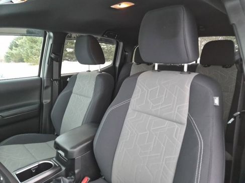 Used 2023 Toyota Tacoma TRD Off-Road image 15