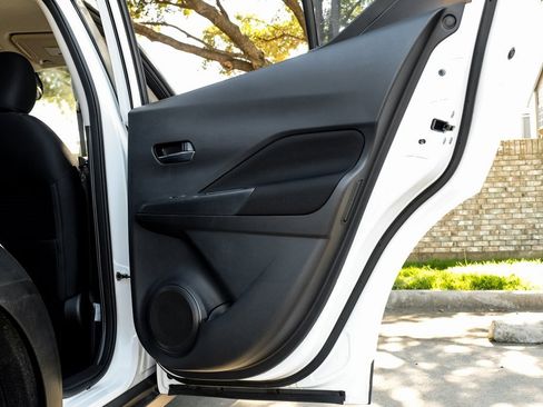 Used 2024 Nissan Kicks SV image 54