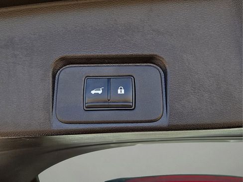 Used 2024 Nissan Rogue SV image 14