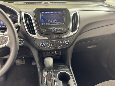 Used 2024 Chevrolet Equinox LT AWD/4WD image 18