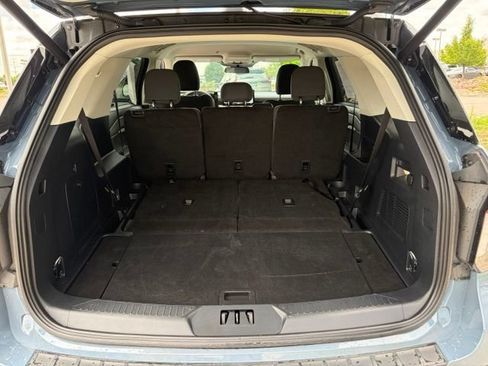 Used 2025 Ford Explorer Active AWD/4WD image 20