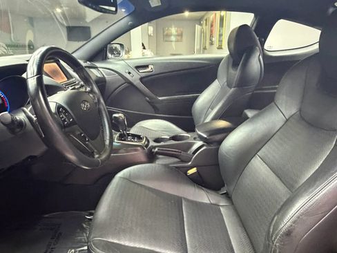 Used 2015 Hyundai Genesis 3.8 RWD image 13
