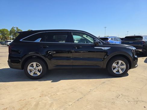 New 2026 Kia Sorento LX FWD image 9