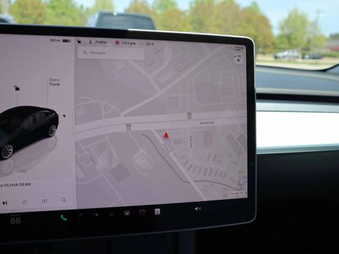 Used 2023 Tesla Model 3 Standard Range image 19